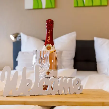 Strand-butze 9206 Yachthafenresidenz * Ostseebad Kühlungsborn